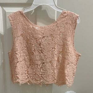 Elegant Lace Sleeveless Top - Peach